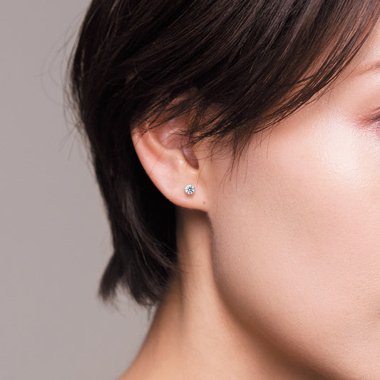 ダイヤピアス0.3ct